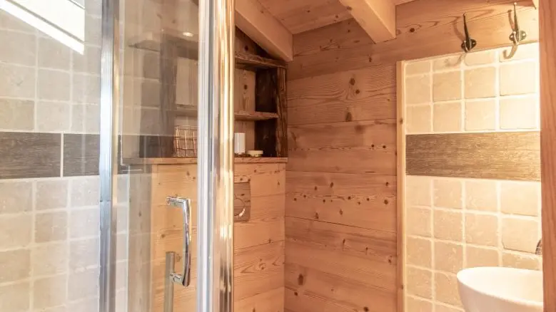 Salle d'eau chambre 2