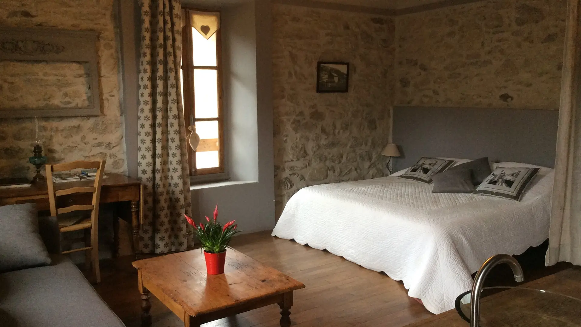 Intérieur d’une chambre, Chambre lit double