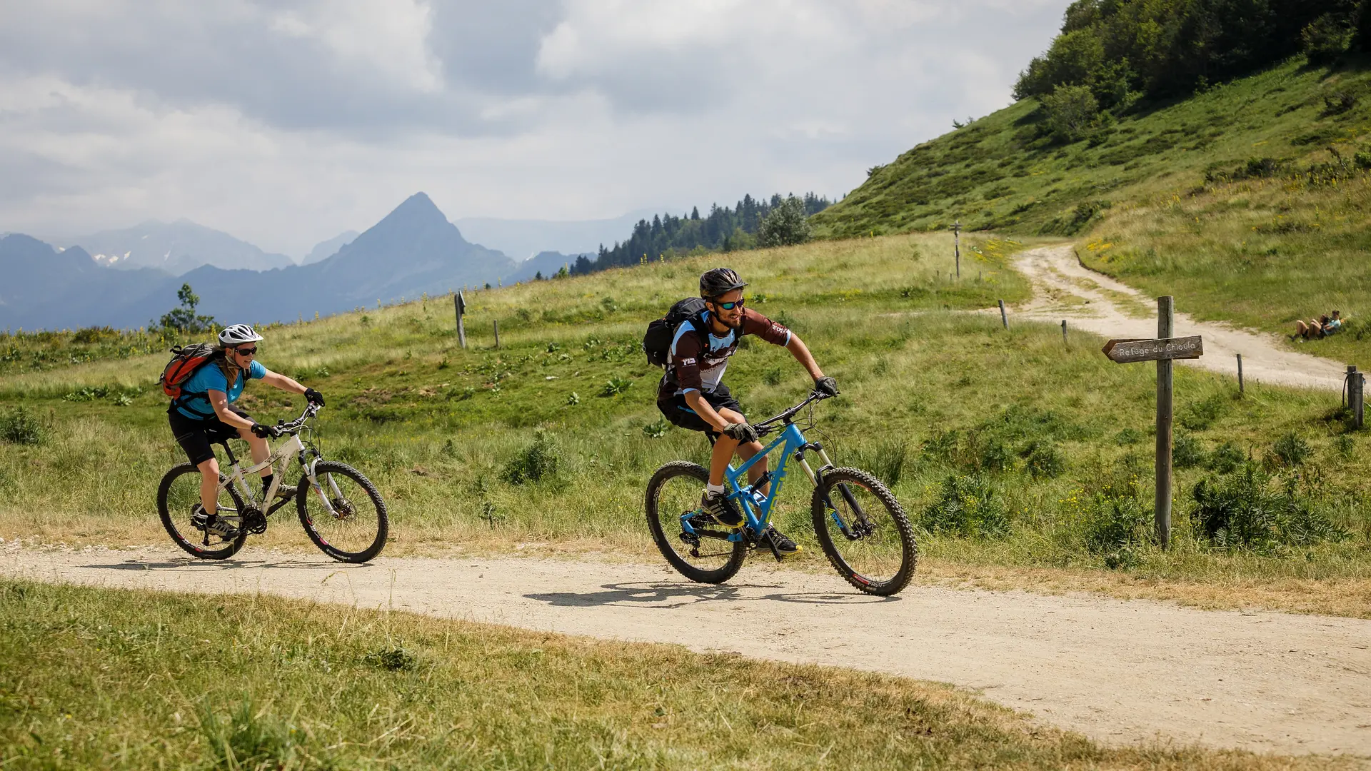 Chioula vtt avec vue sur la Dent d'Orlu