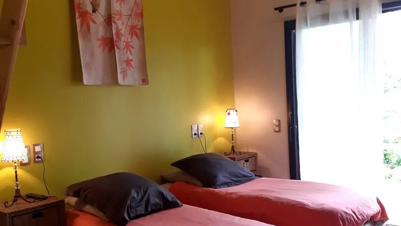 Chambre Chant d'oiseaux
Disposition lits séparés
Le Grand Noyer Ambronay