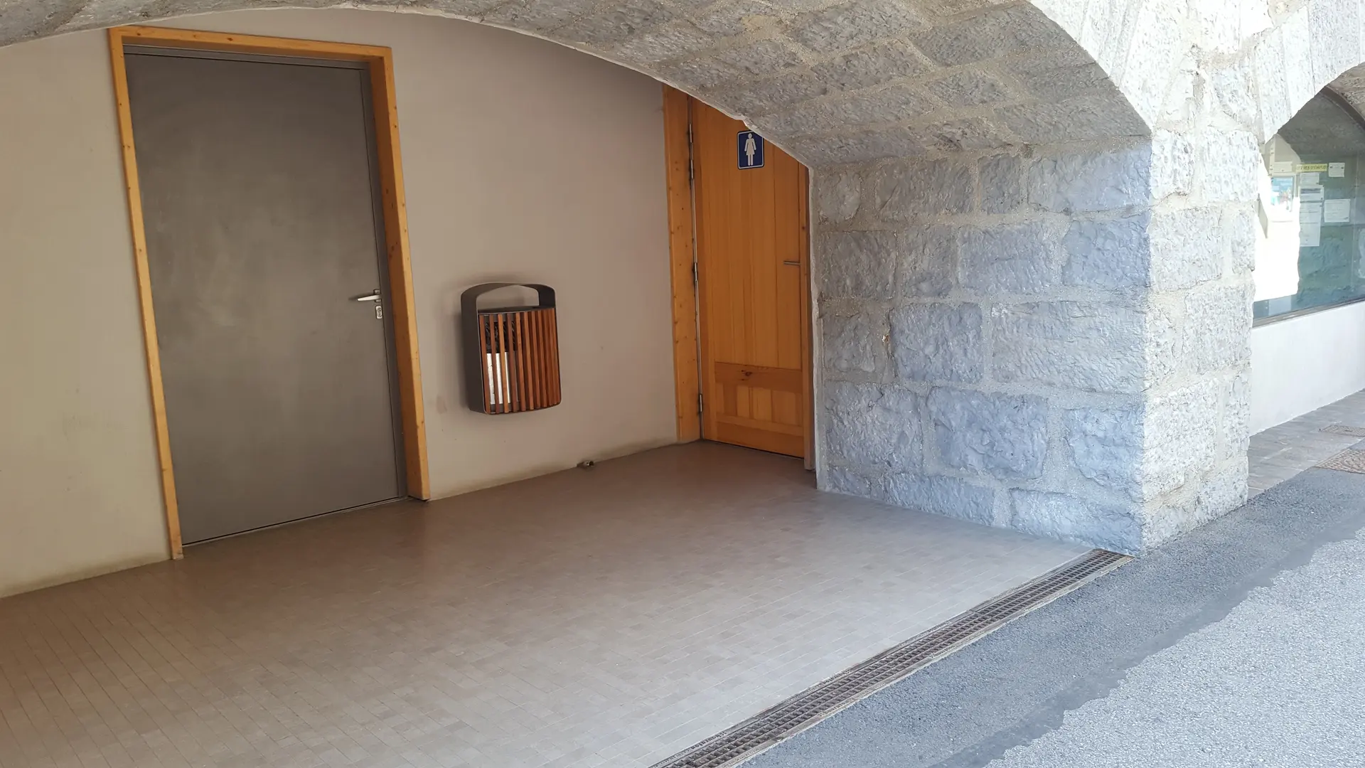 Toilettes publiques