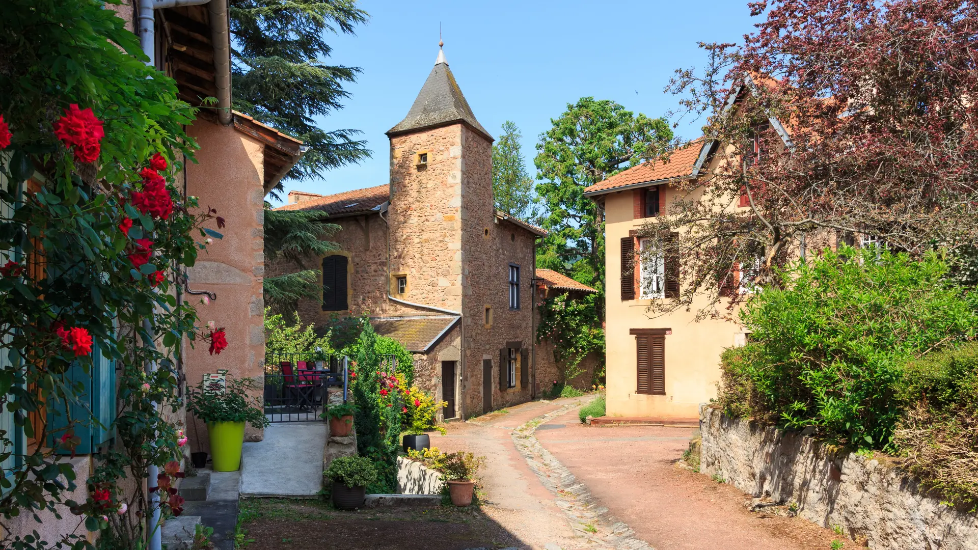 Saint-Haon-Le-Chatel, Village de Caractère