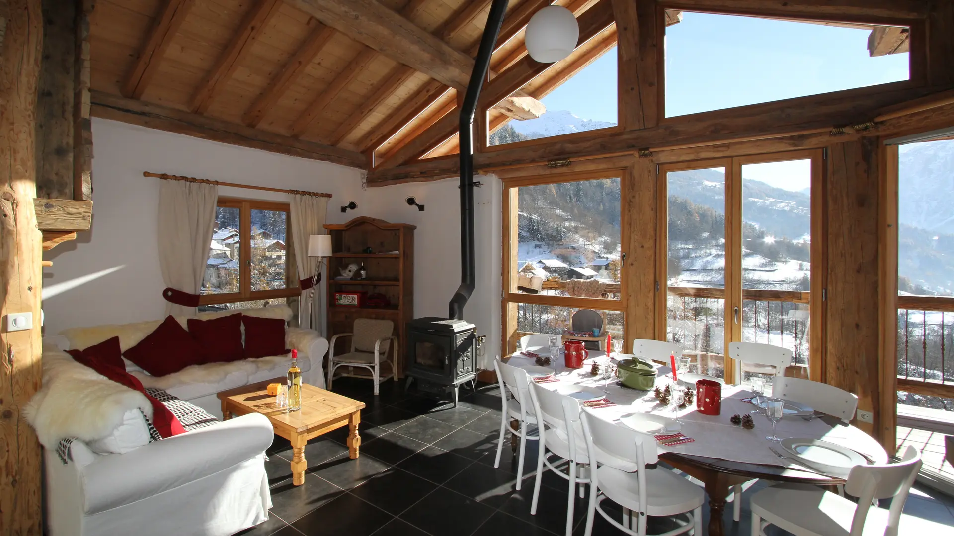 Pièce principale Chalet Akène