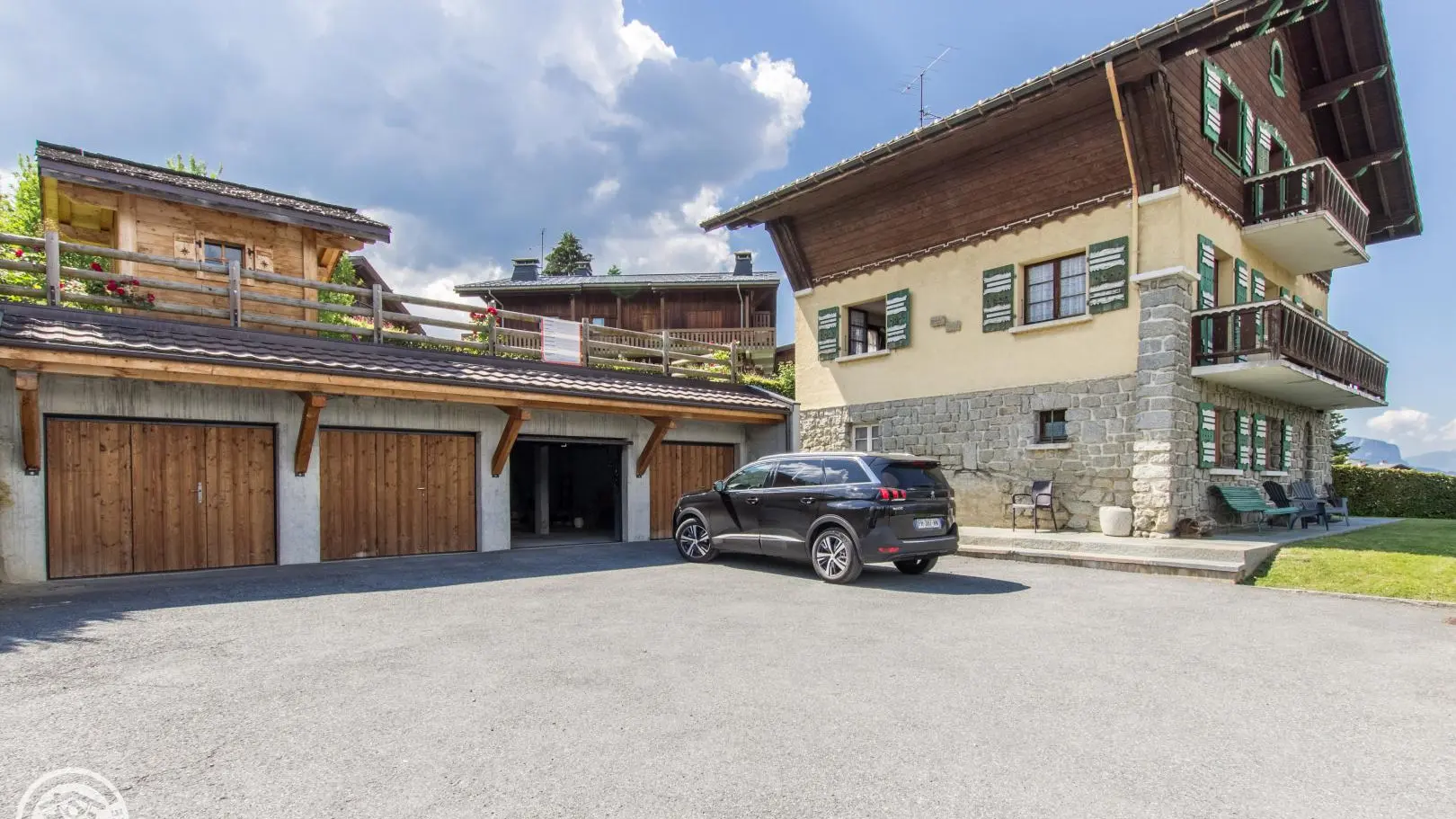 un garage privé pour chaque appartement.