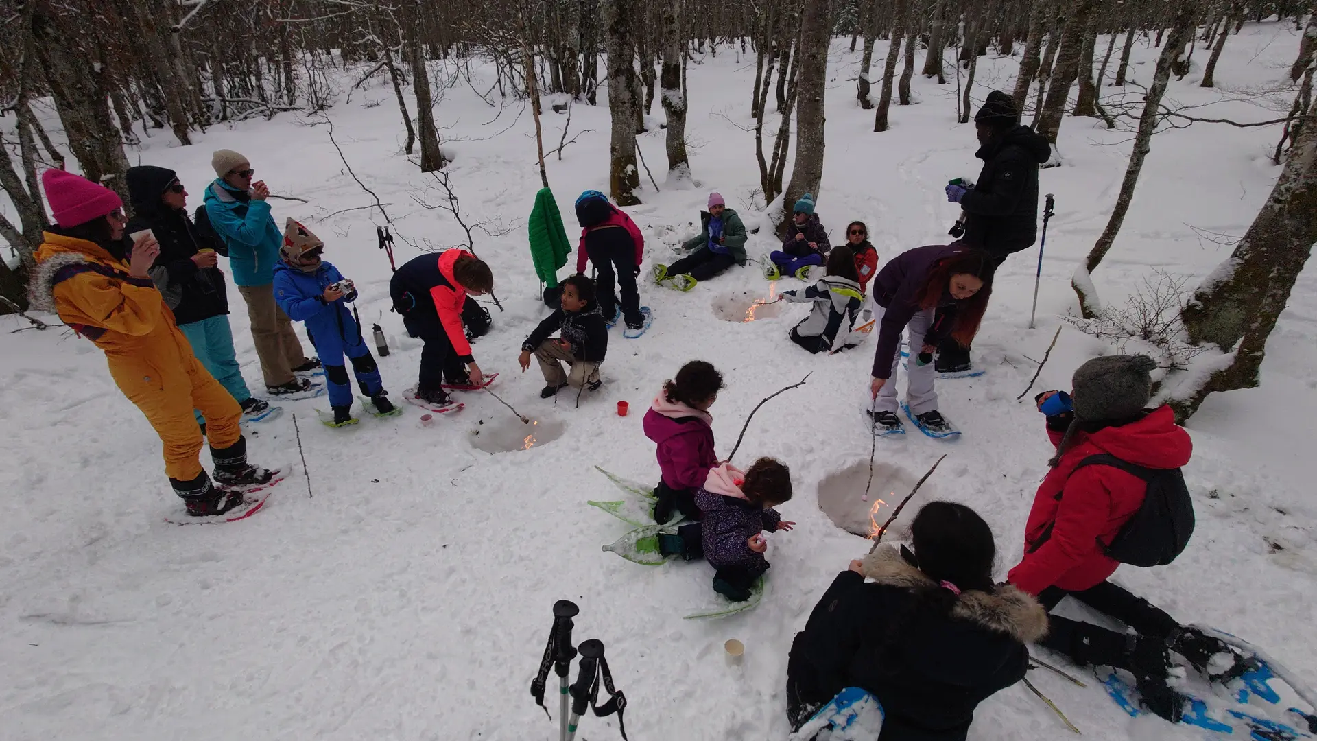 Balade raquettes famille Guimauves sur le feu