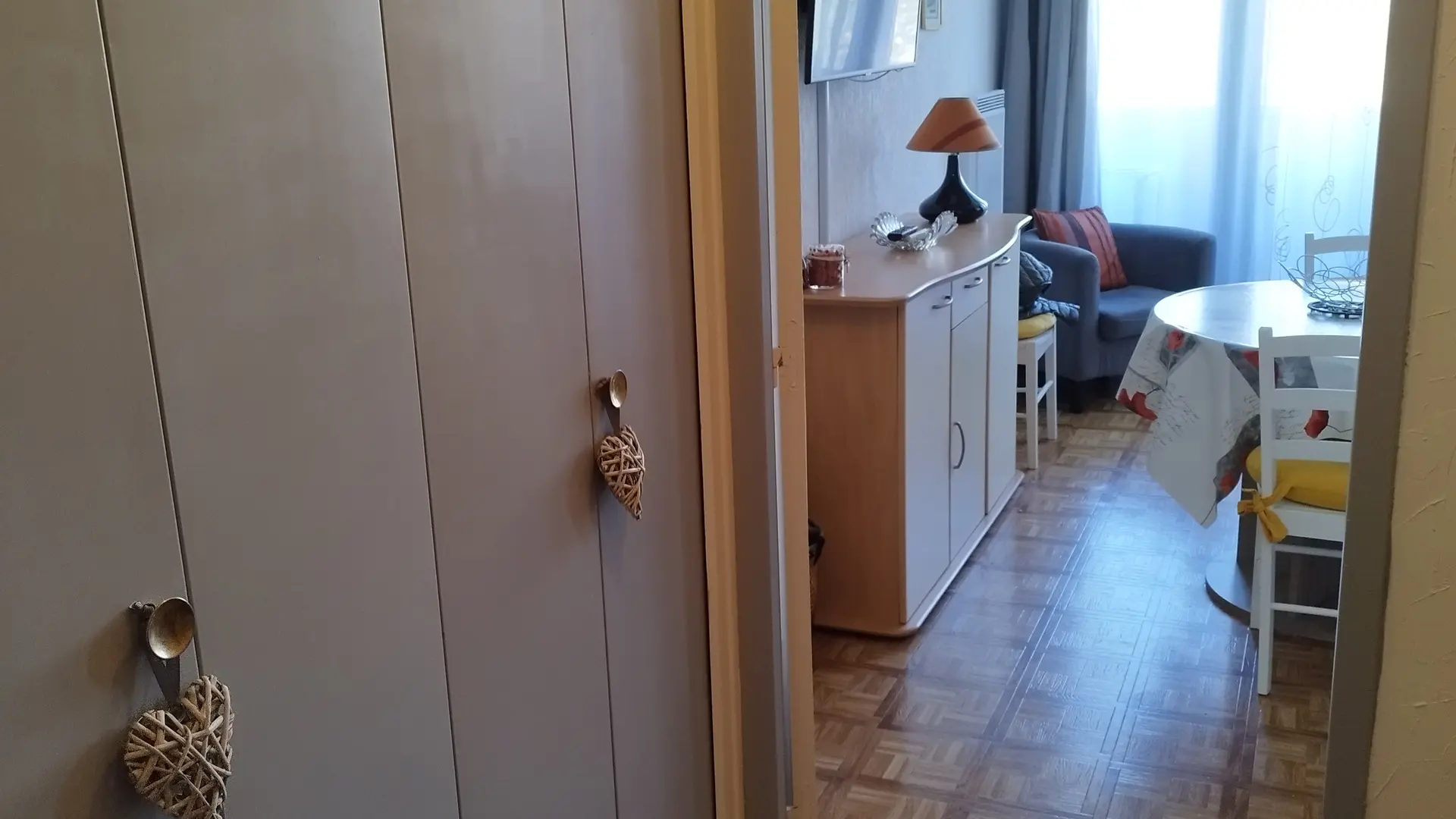 Hall d'entrée / grand placard