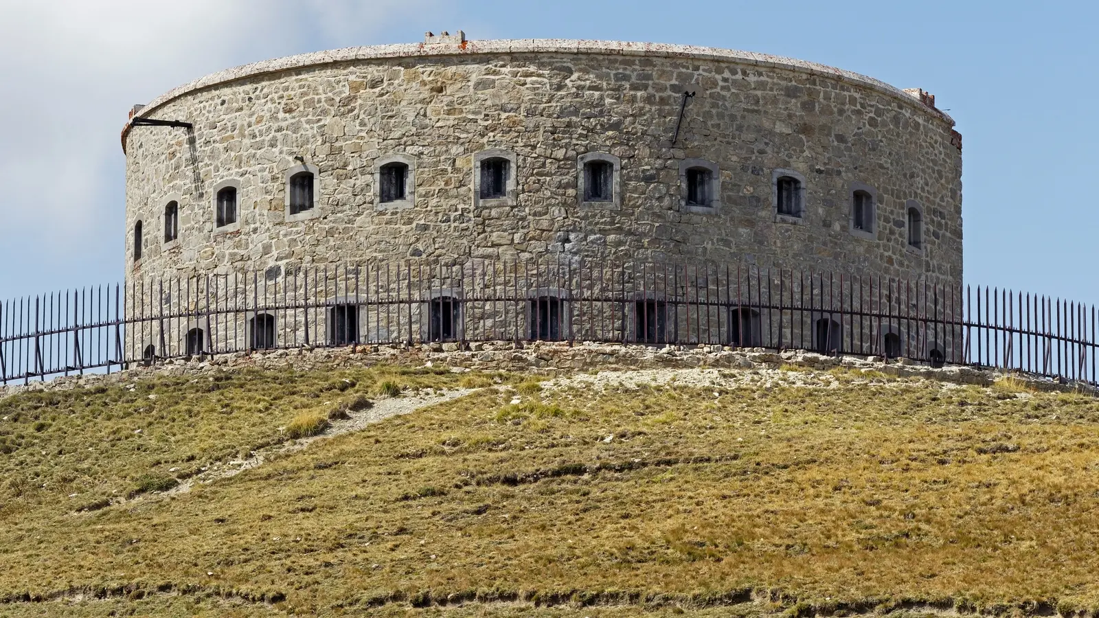 Fortification de Lenlon - Patrimoine - Hautes Vallées