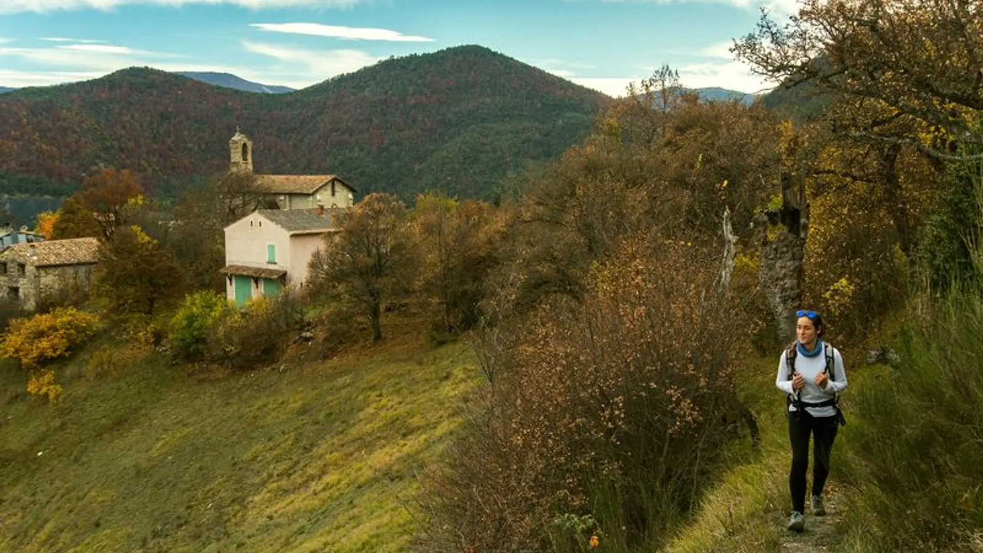 Départ du village d'Etoile-Saint-Cyrice