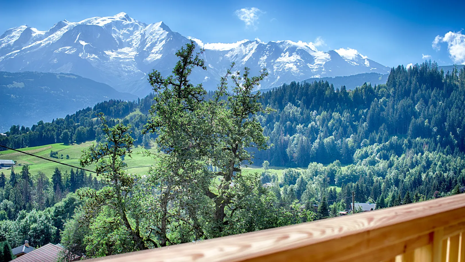 Vue Mont Blanc et balcon en été
