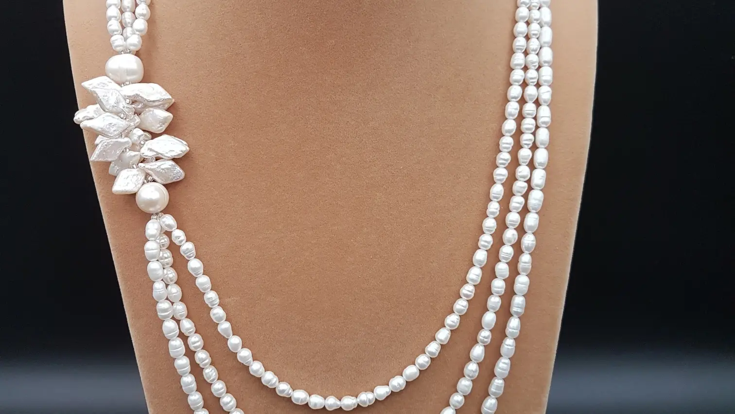 Pearl necklace Les Bijoux de Natascha