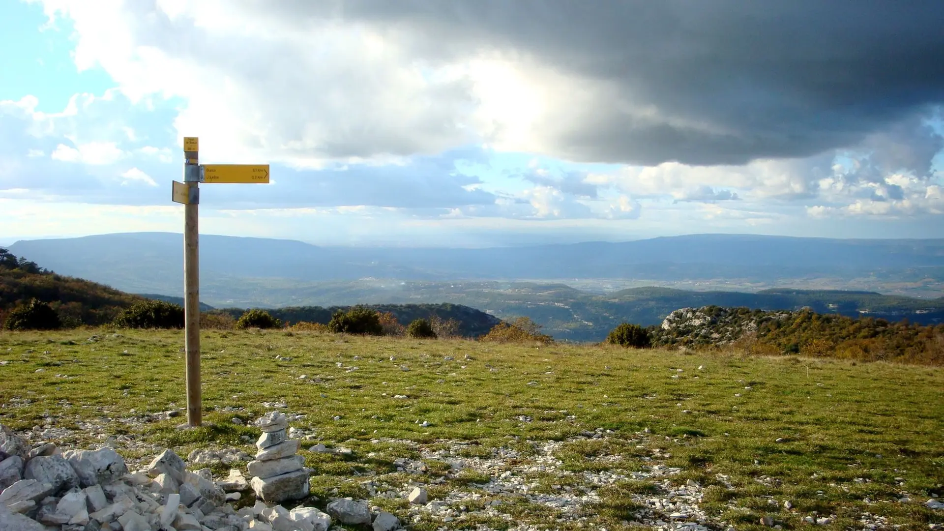 Pelat de Buoux (902 m)