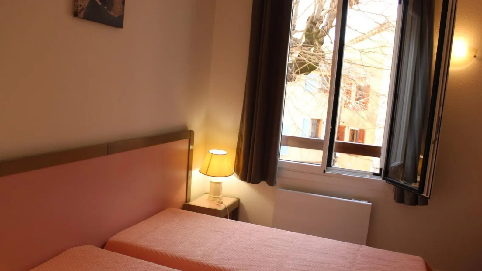 L'Escaou Un-Chambre 3-Coursegoules-Gîtes de France Alpes Maritimes