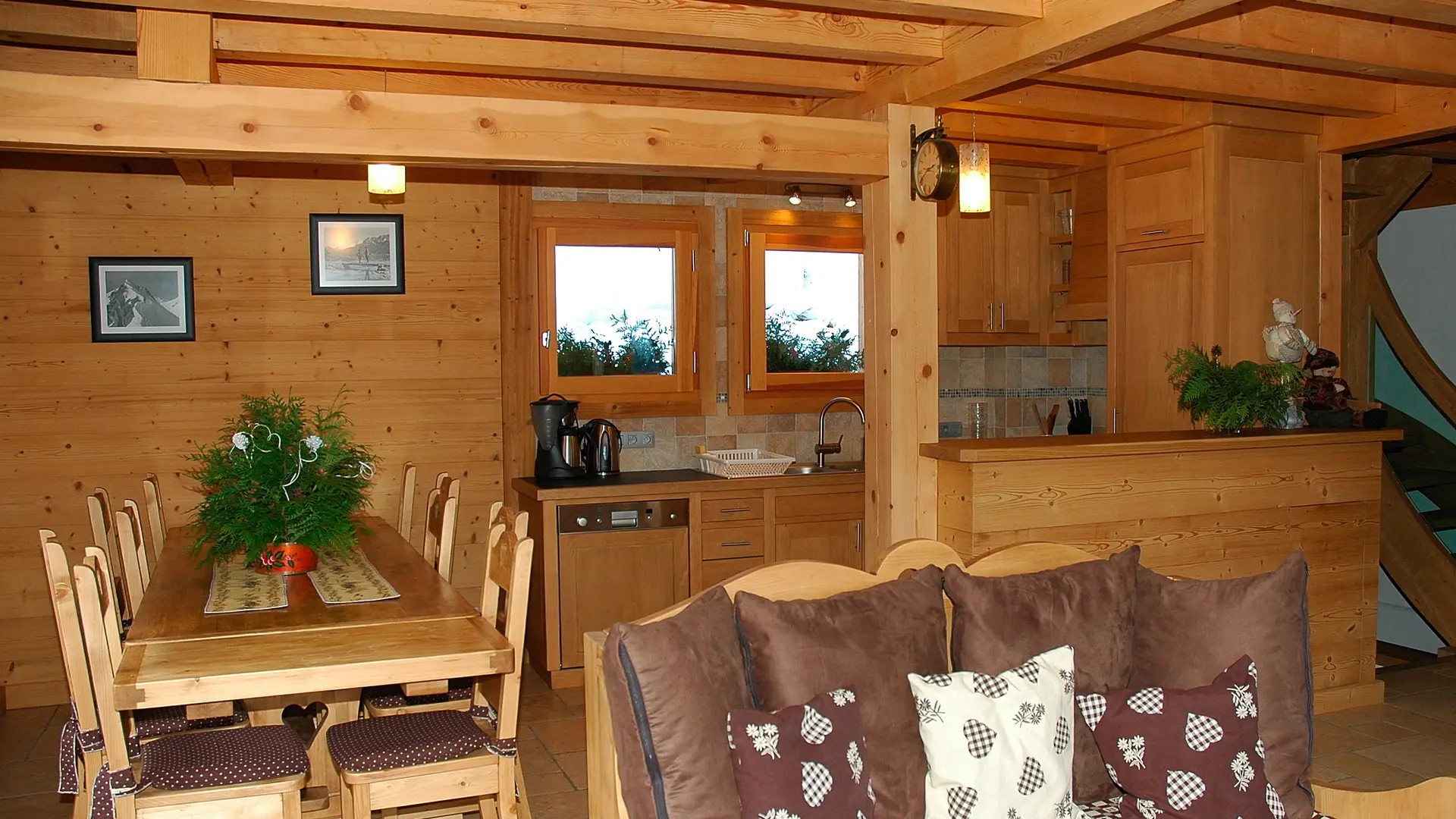 Salle à manger et cuisine