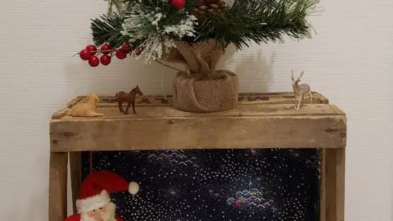 Sapin de noël et quelques papillotes.