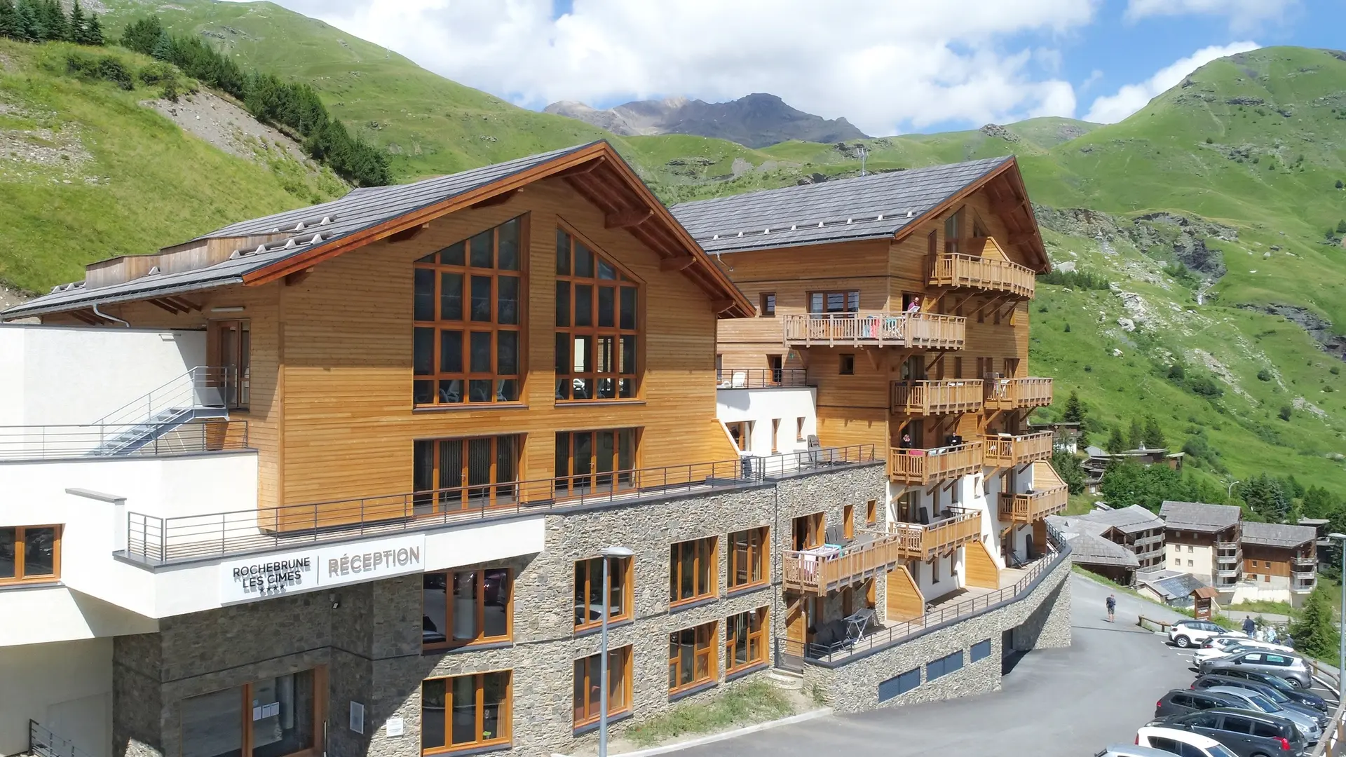 orcieres-cimes-exterieur-ete-03 odalys