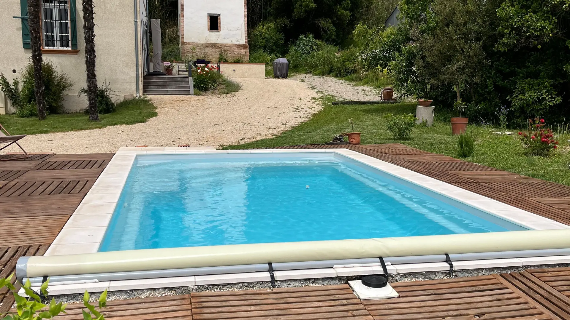 Piscine vue pigeonnier