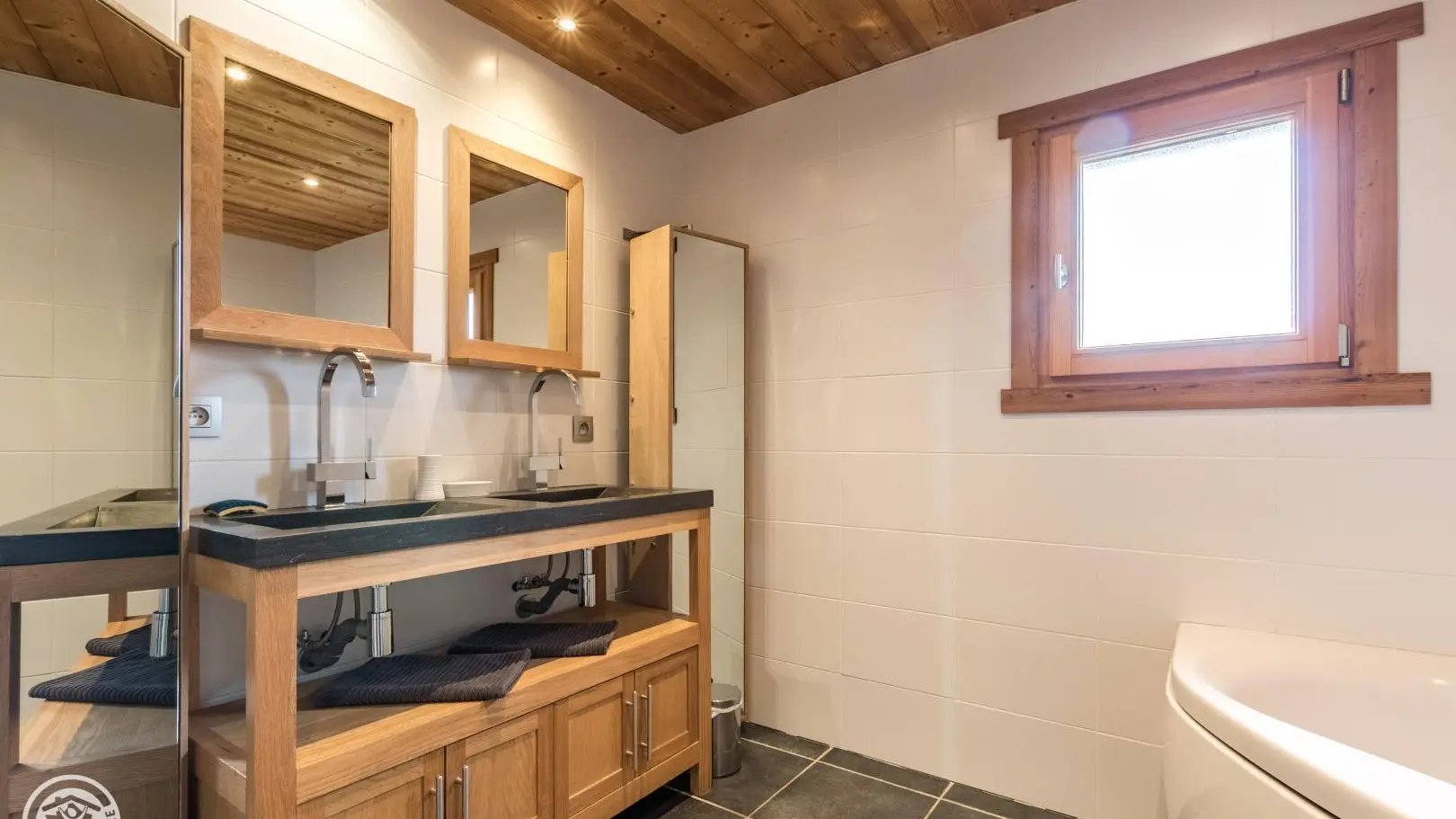 Salle de bains niveau RDJ