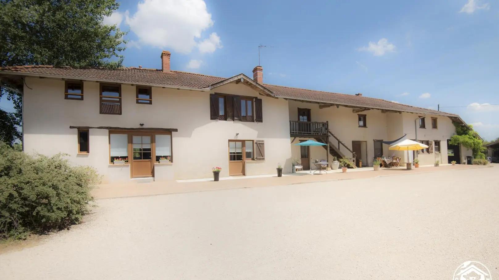 Cette ancienne ferme familiale abrite un gîte et des chambres d'hôtes.