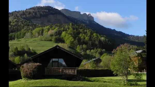 Chambre dans un joli chalet de 40m2 offrant très jolie vue en Chartreuse