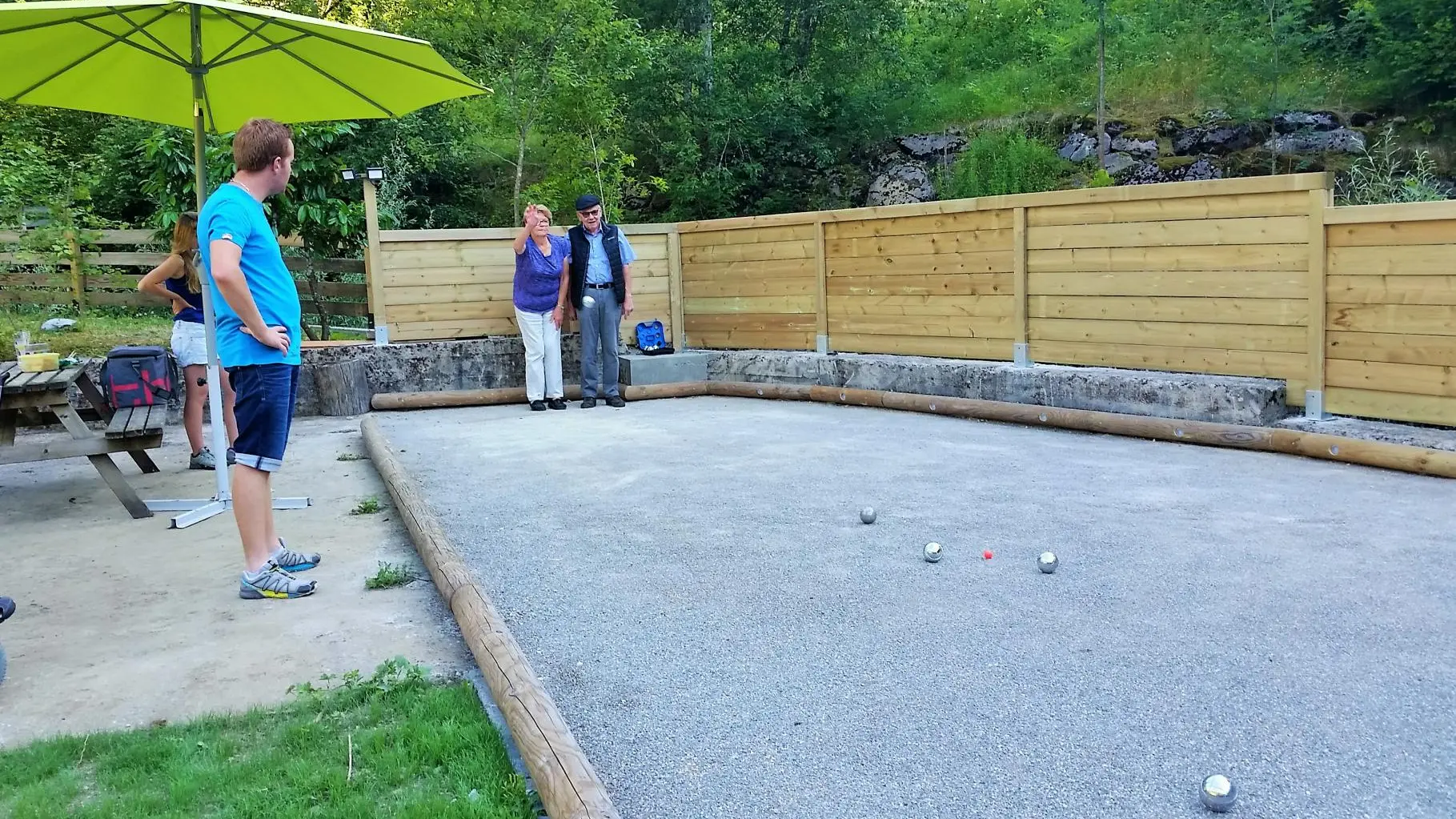 Le terrain de pétanque