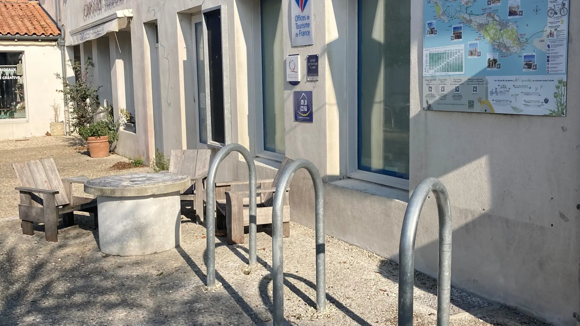 Parking vélo - Place du marché_Loix