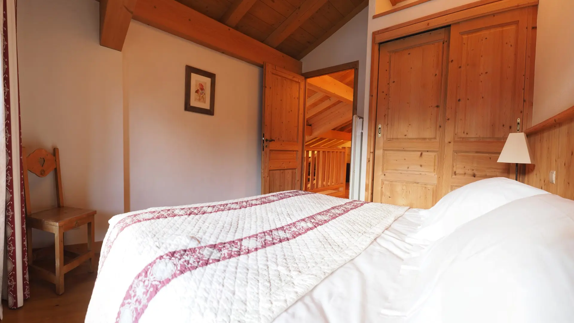 Chambre - LIt Queen size - Niveau 2 - Appartement PARADISIO modifiée