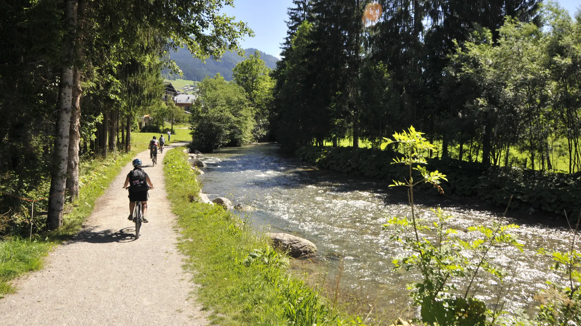 Chemin des bords de Dranse en vallée d'Abondance
