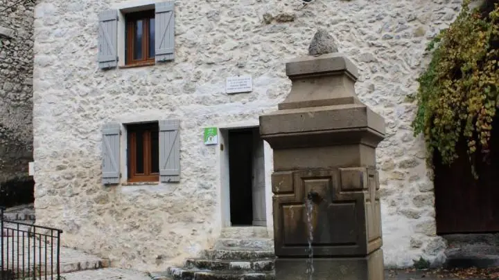 Gîte Celestin Frenet à Gars - Gîtes de France Alpes-Maritimes