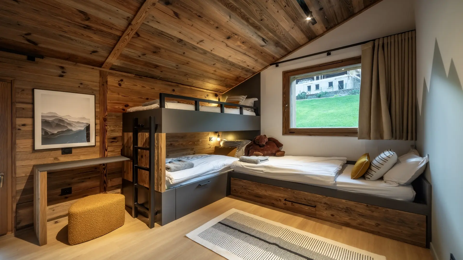 chambre 3 avec 4 lits simples