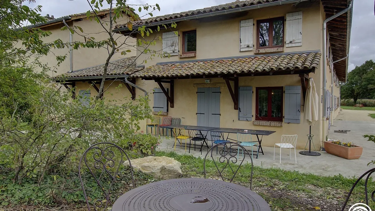 La terrasse du gîte, côté cuisine...