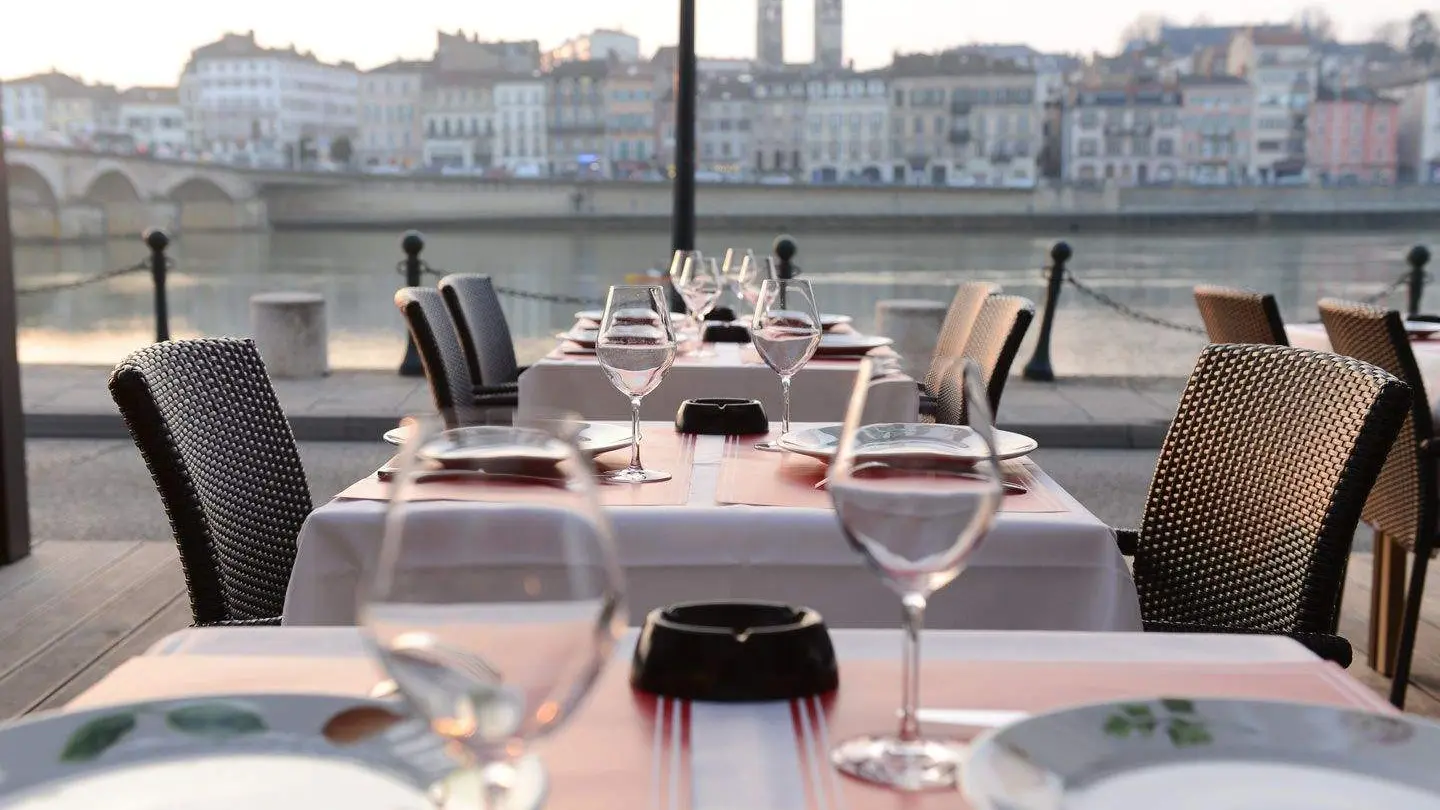 Panorama sur les quais de Saône depuis la véranda-terrasse
