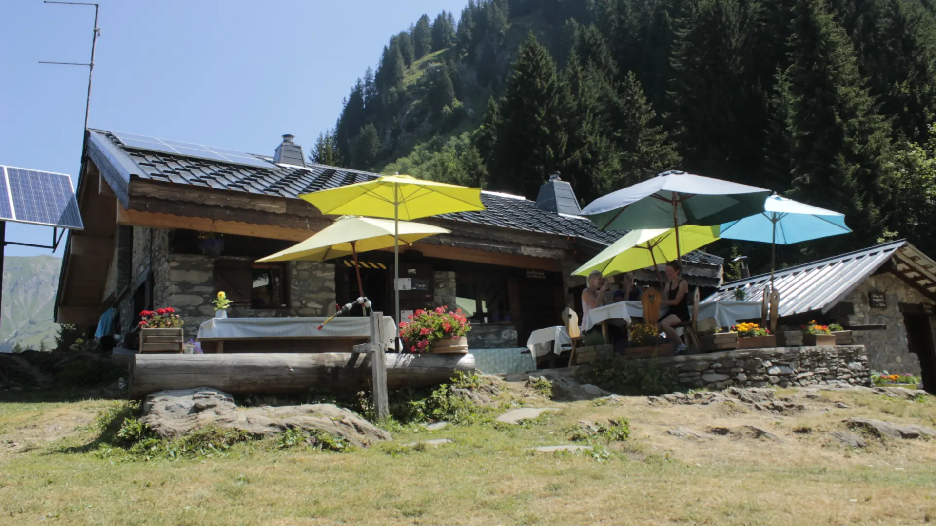 Montée au refuge des Tindérêts