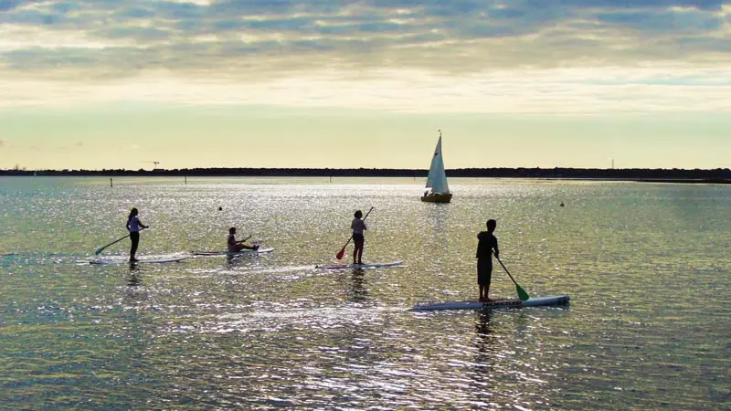 Stand up paddle dans l'océan