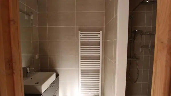 Salle d'eau chambre avec douche italienne