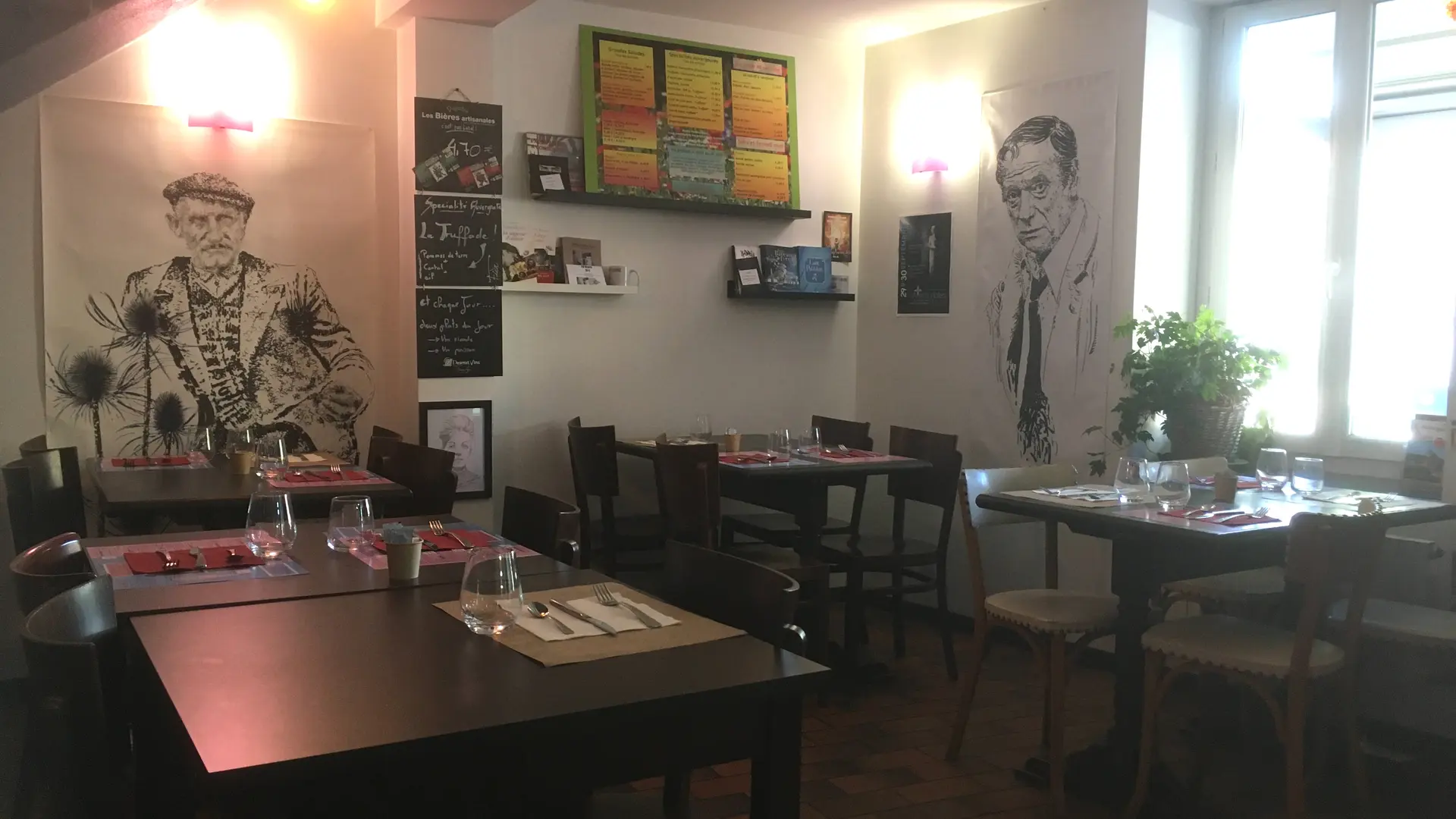 Salle de bistrot - Restaurant En attendant Louise