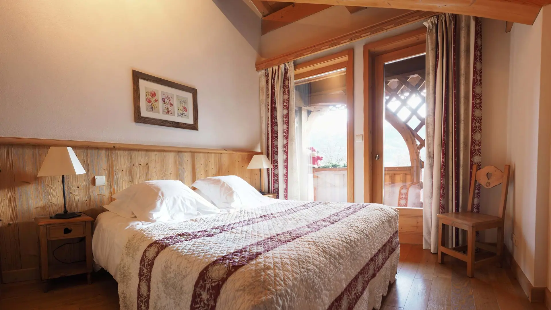 Chambre - Lit Queen Size - Niveau 2 - Appartement PARADISIO