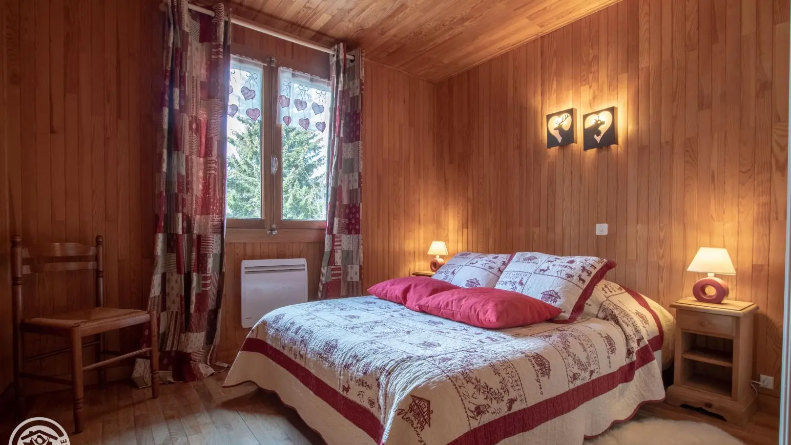 Au 1er niveau, chambre avec 1 lit 140.