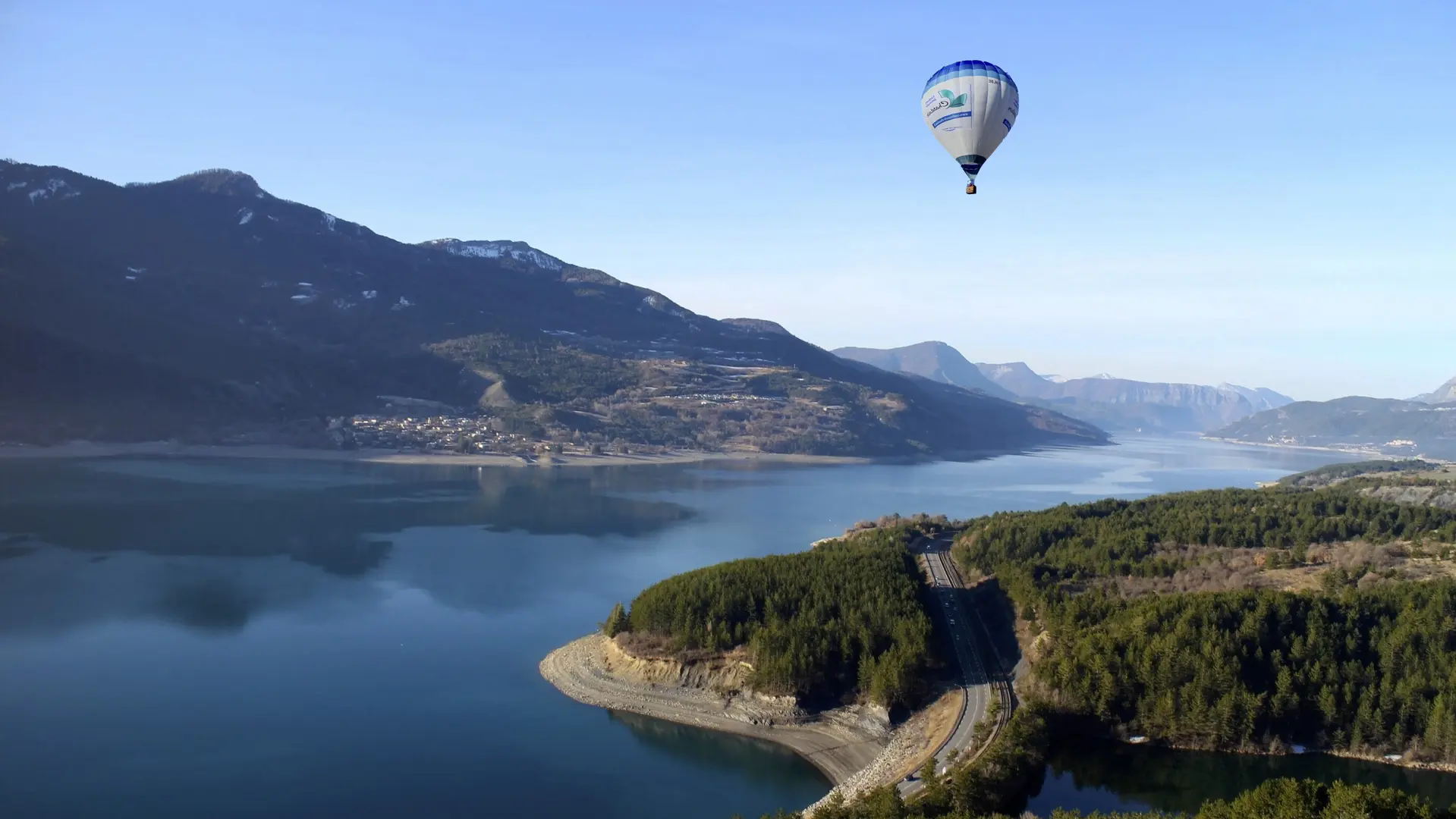 Vol en Montgolfière aux abords de Serre-Ponçon