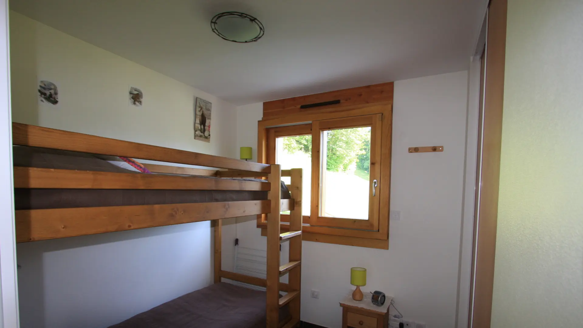 La chambre avec lits superposés