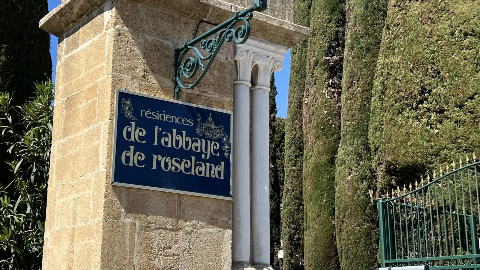 Portail entrée principale du domaine