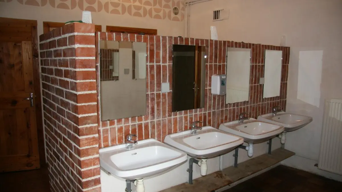 Sanitaires des dortoirs