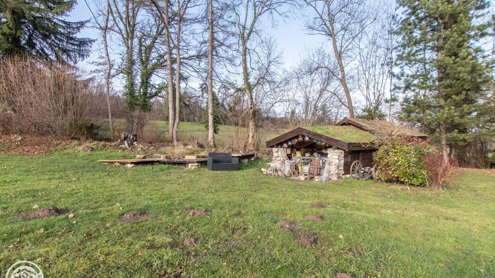 Autour de la roulotte