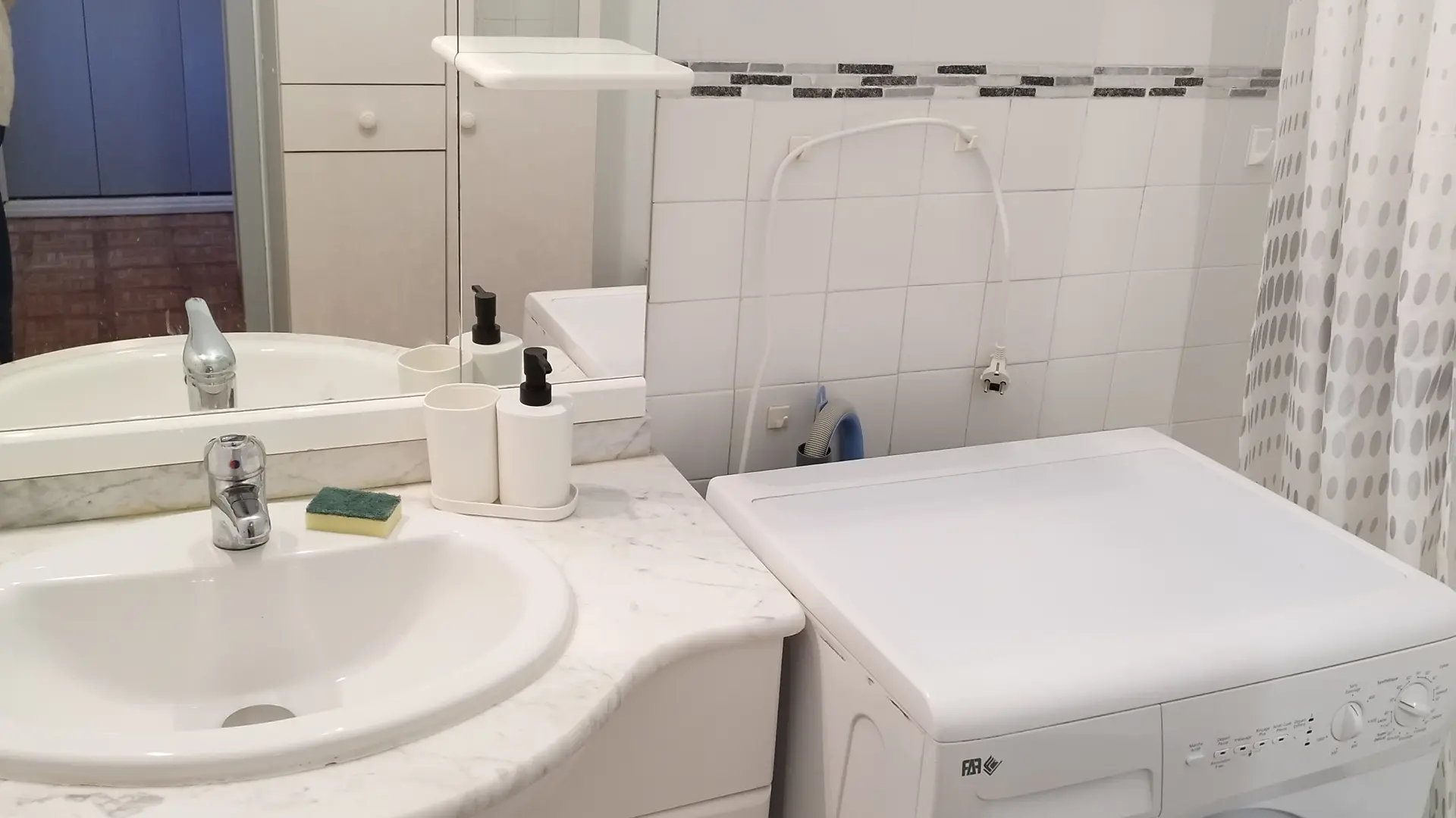 Salle de bain (WC séparé)