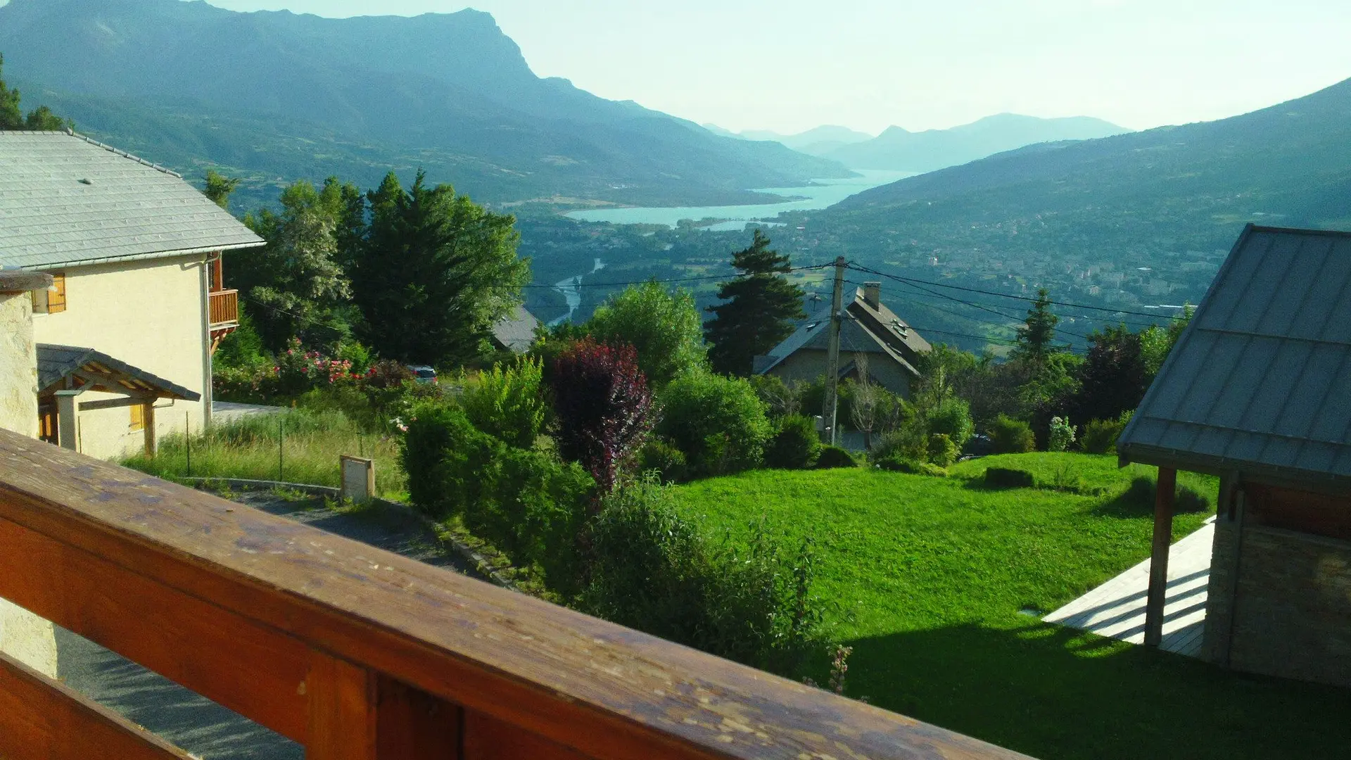 Vue lac - Chalet Le Belvédère des Audes SAINT-ANDRÉ-D'EMBRUN