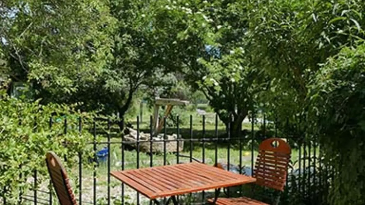 Terrasse au soleil Gîte Salvia