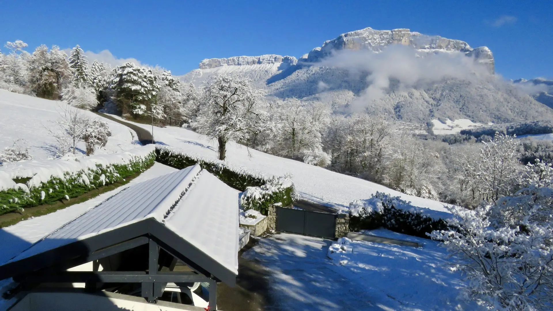 Le Parmelan sous la neige
