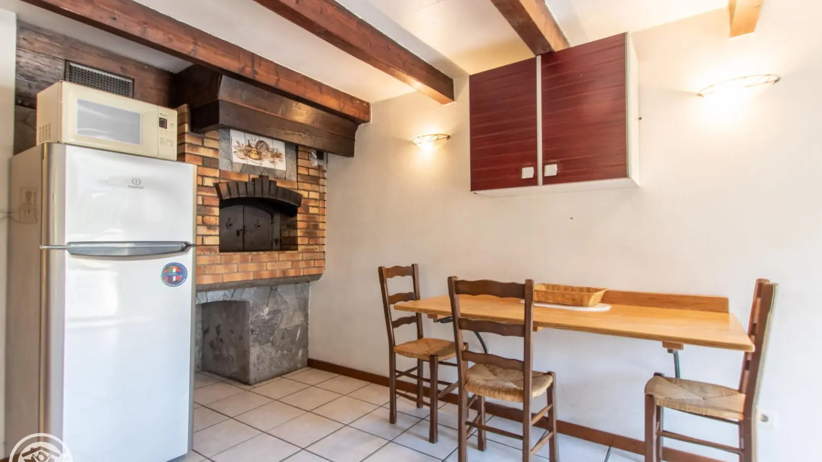 Coin repas et four à pain traditionnel