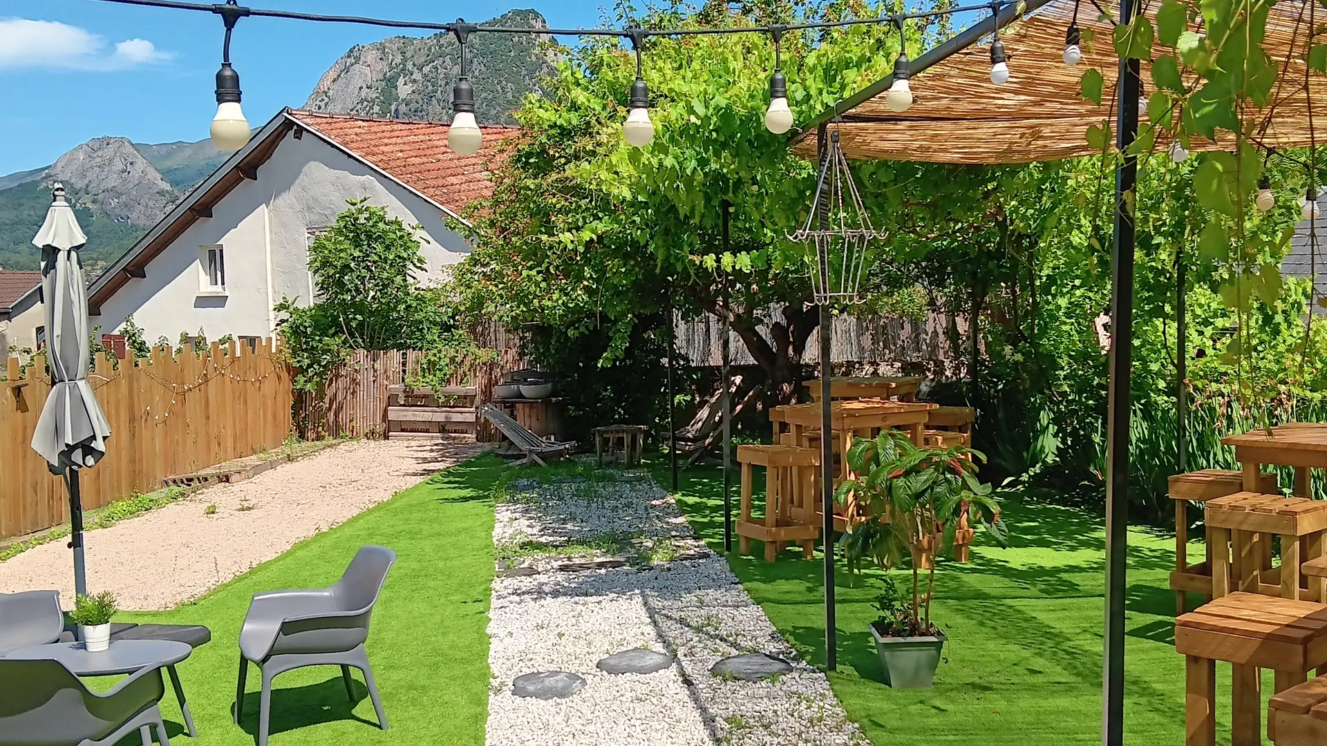 Intimate Garden