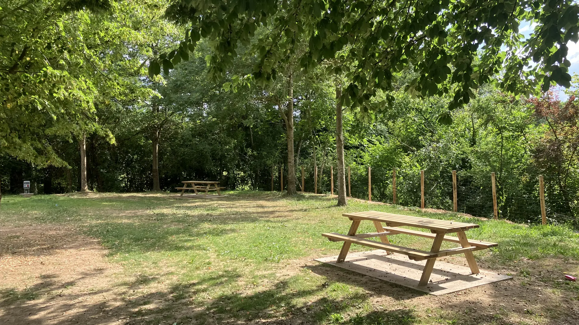 Aire de pique-nique_etang_Anneyron
