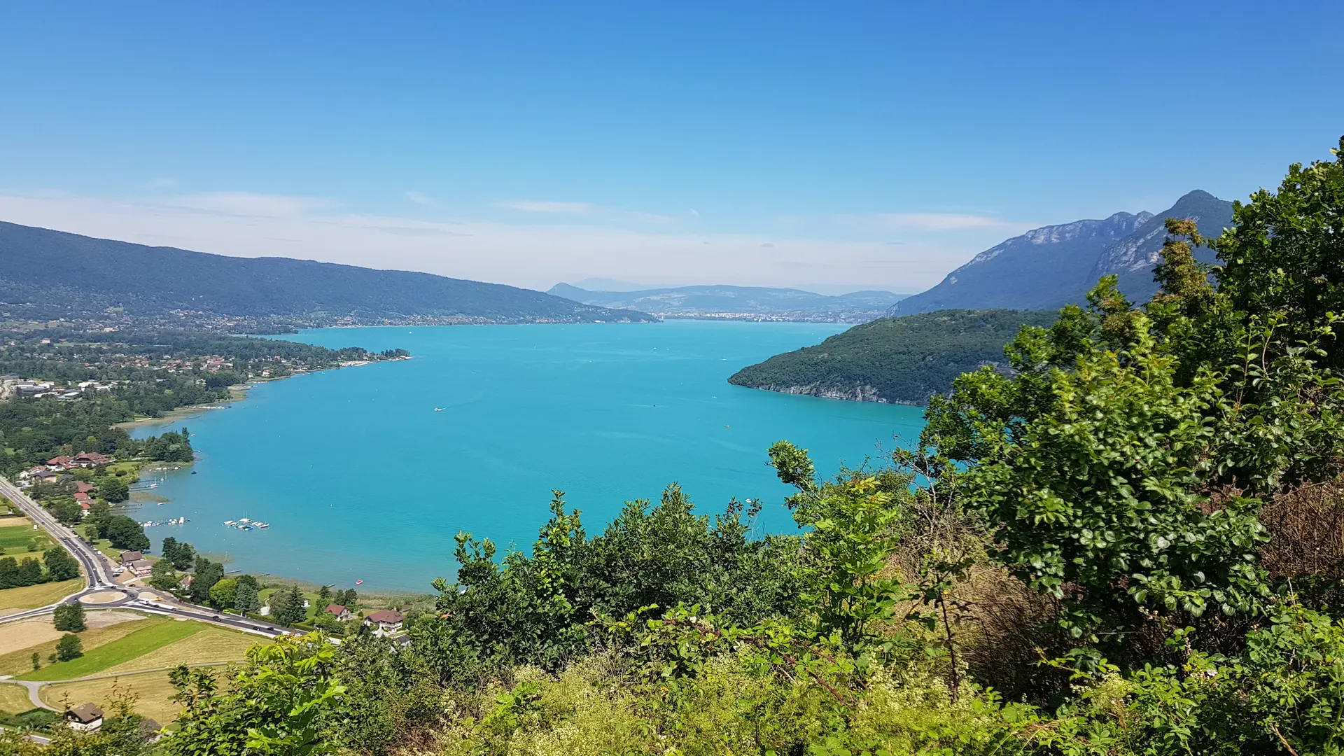 Randonnée au dessus du lac d'Annecy depuis le Taillefer